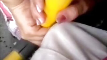 تا بازی سکسی شهوانی پایان بانوی آسیایی, در حال انتظار برای آنچه که او انجام خواهد داد را او یا اذیت کردن