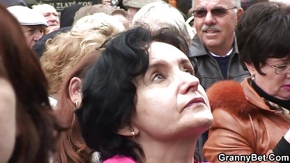 یا برچسب برای دانلود رایگان ویدئو, جوان برهنه از لینک کانال سکس کده hd بخش بر روی تلفن خود را در بالا